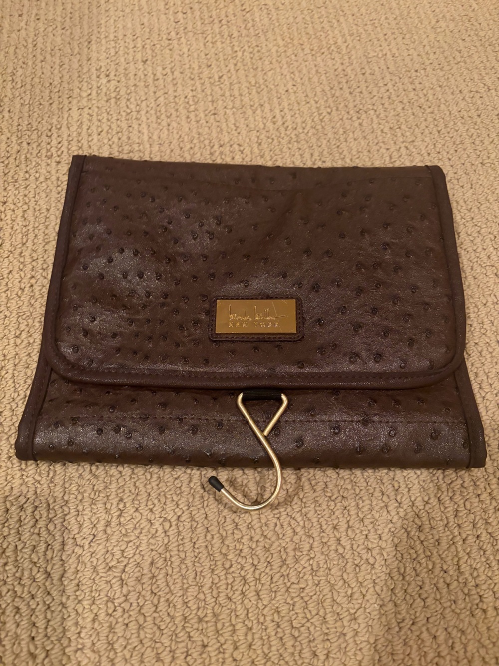 Nicole Miller Ostrich textured Brown Travel Hanging Toiletry Bag NWT